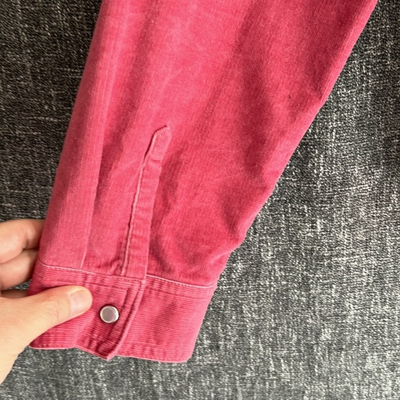 Vintage Cotton Ginny!! Pink corduroy “pearl” button shirt - Picture 9 of 13